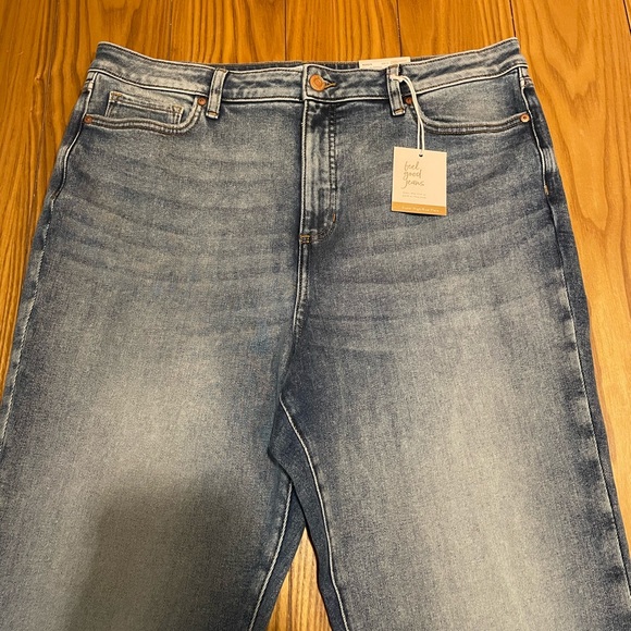 Lauren Conrad Super High Rise Flare Jeans- Size 18 - Picture 6 of 11